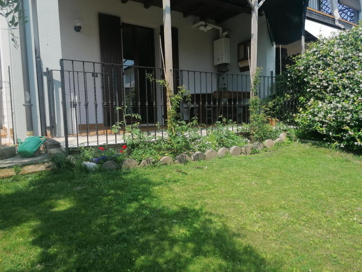Casa Laghetto Villa Castellaro  Exteriör bild